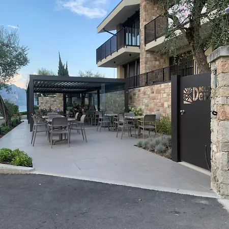 Denis Brenzone sul Garda