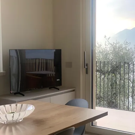 营地 丹尼斯露营地 *