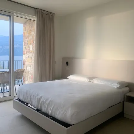 Denis Brenzone sul Garda