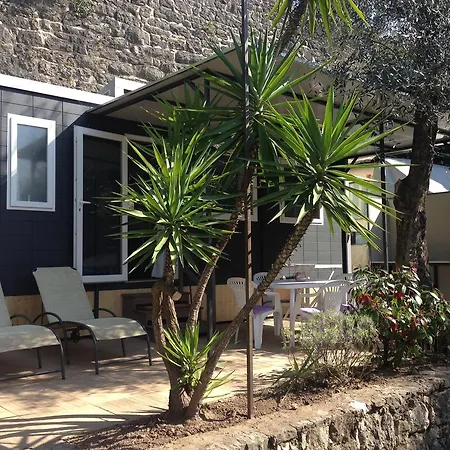 Κάμπινγκ Denis *