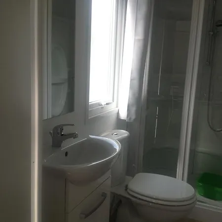 丹尼斯露营地 营地 *