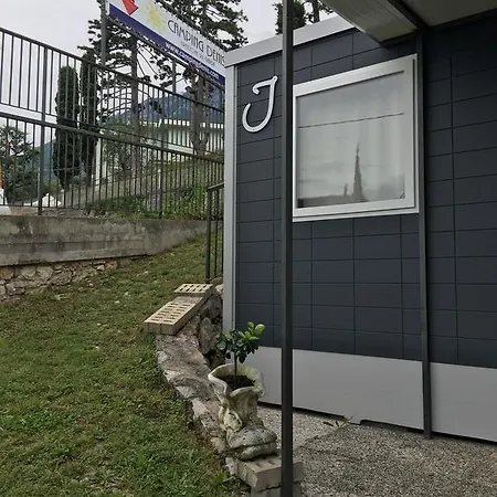 丹尼斯露营地 布雷佐内加尔达