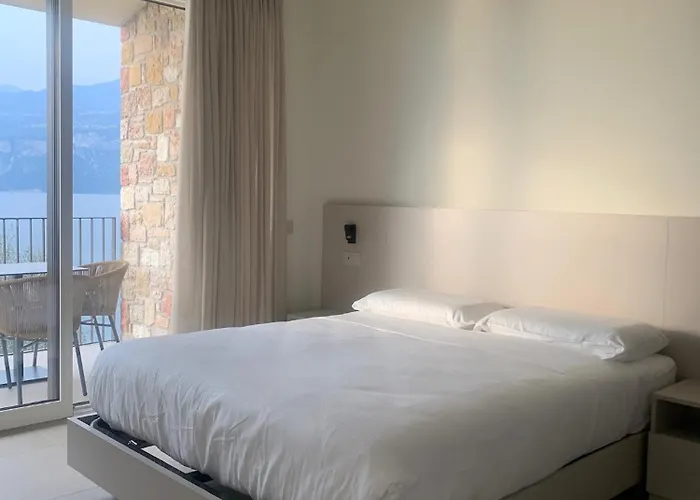 Denis Brenzone sul Garda